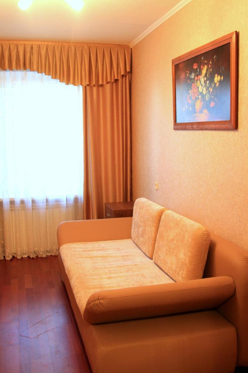 Apartment Near Metro Akademgorodok Kiev Buitenkant foto